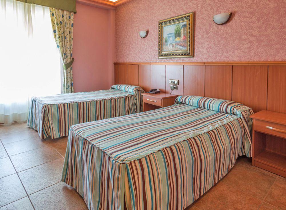 Hotel Real De Castilla Тордесільяс Екстер'єр фото