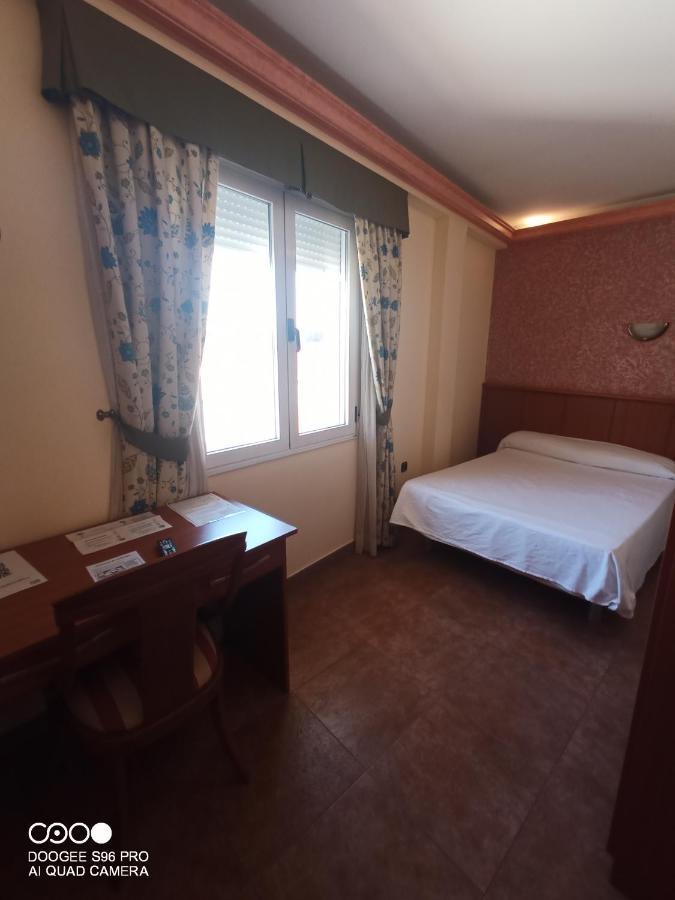 Hotel Real De Castilla Тордесільяс Екстер'єр фото