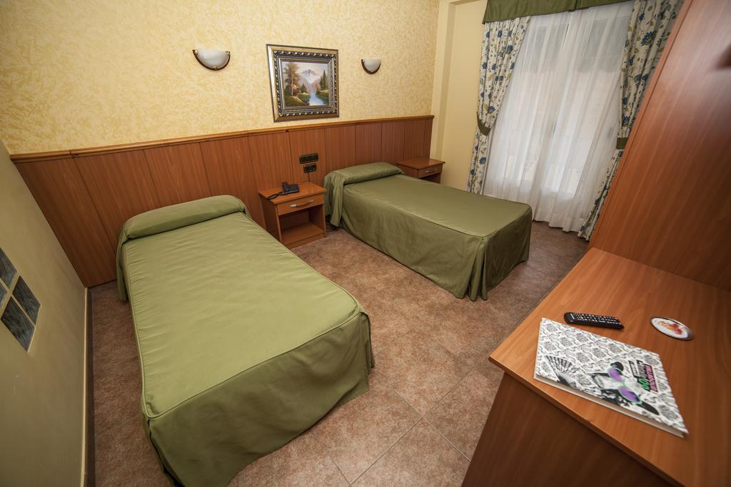 Hotel Real De Castilla Тордесільяс Номер фото