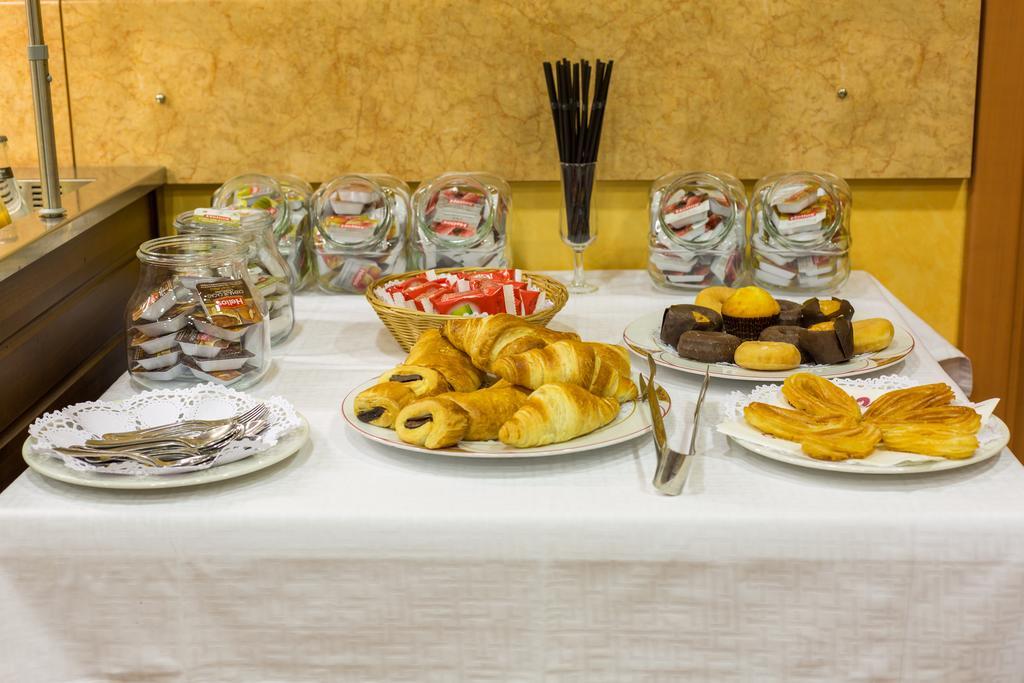 Hotel Real De Castilla Тордесільяс Екстер'єр фото
