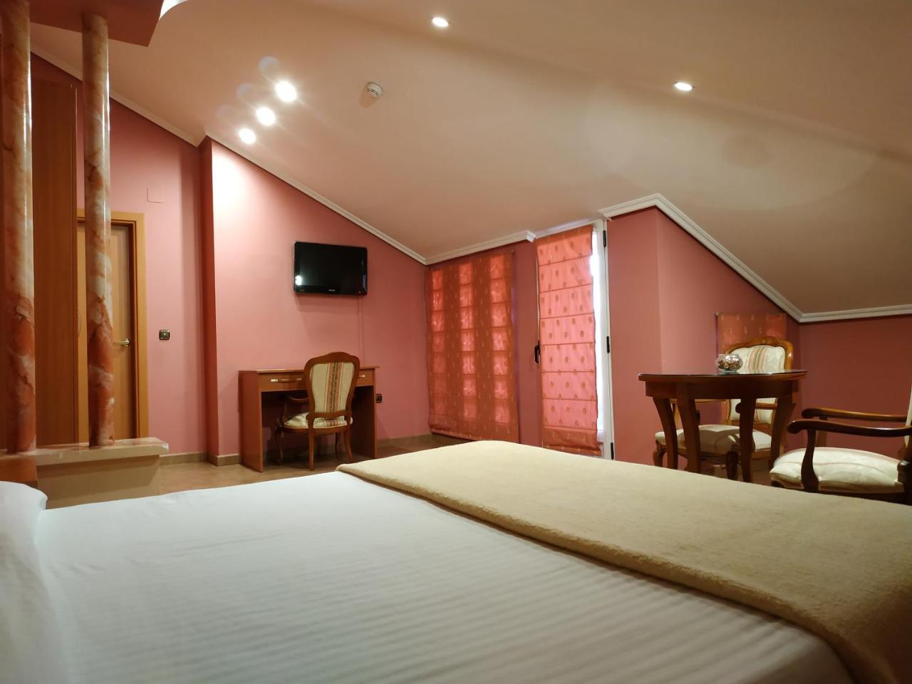 Hotel Real De Castilla Тордесільяс Екстер'єр фото