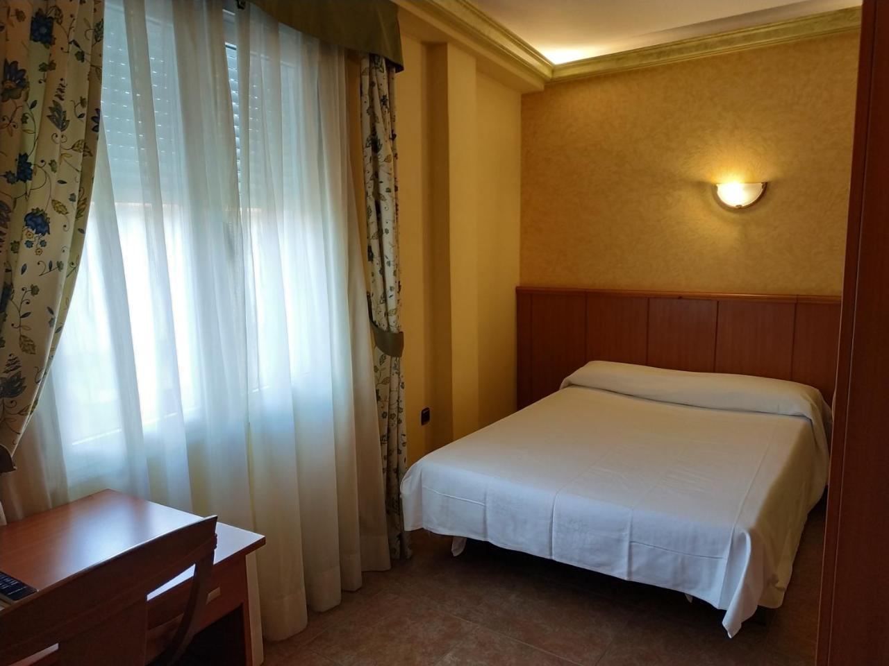 Hotel Real De Castilla Тордесільяс Екстер'єр фото