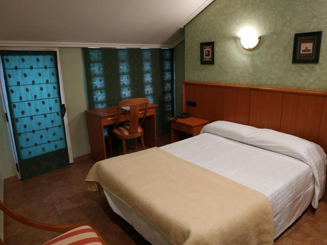 Hotel Real De Castilla Тордесільяс Екстер'єр фото