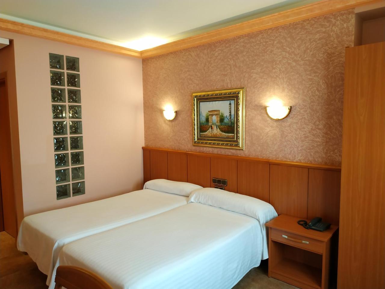 Hotel Real De Castilla Тордесільяс Екстер'єр фото